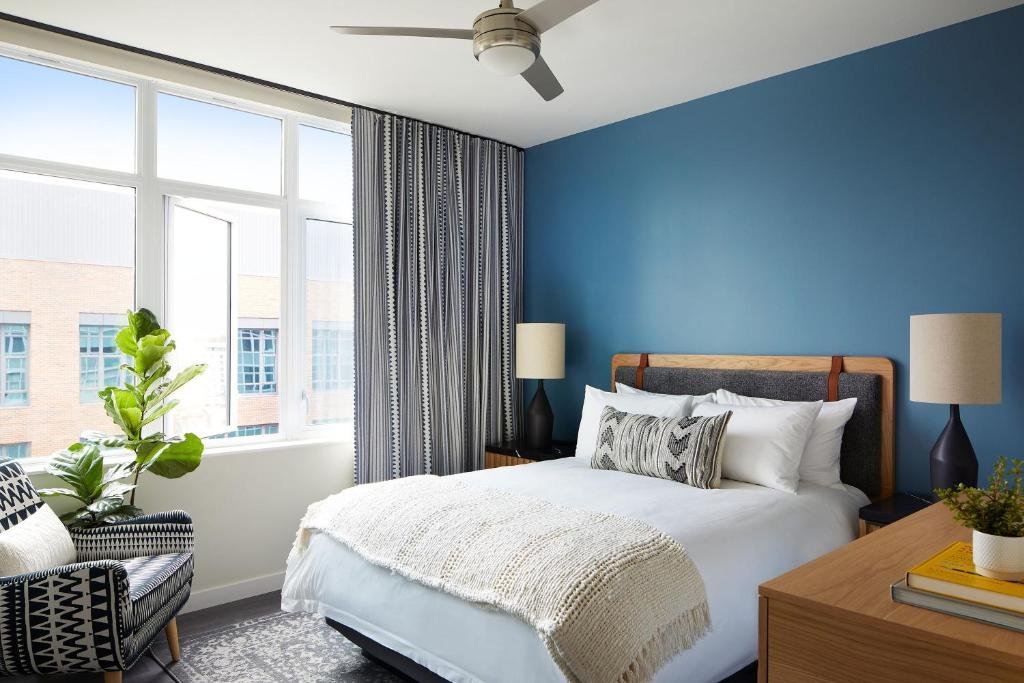 Sentral Union bedroom with blue walls